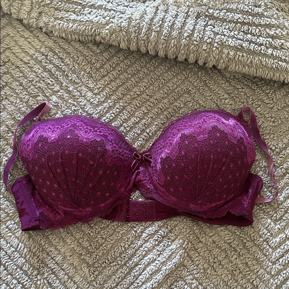 Luxurious Lace Underwire Bra in Rich Purple